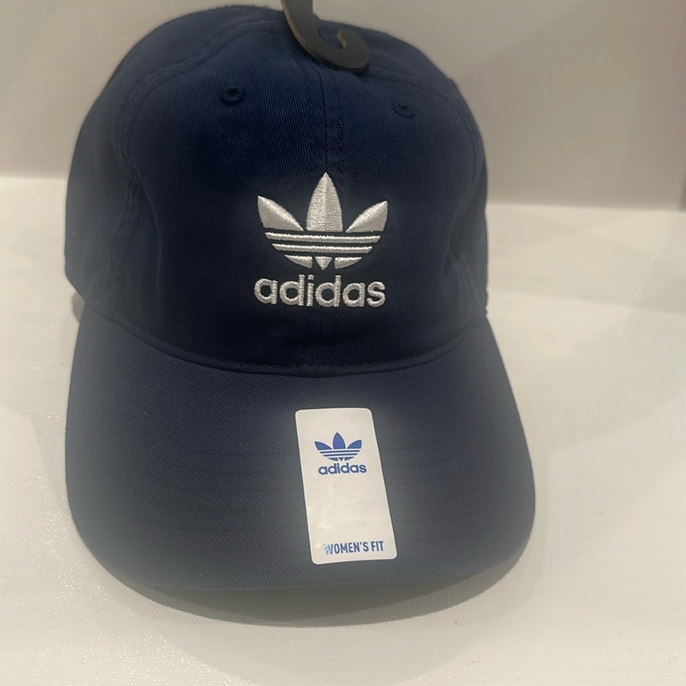NWT Adidas Women’s Fit Navy Blue adjustable back Cap.